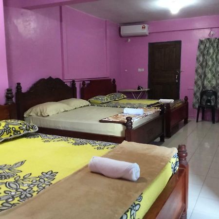Family Room Семпорна Екстериор снимка