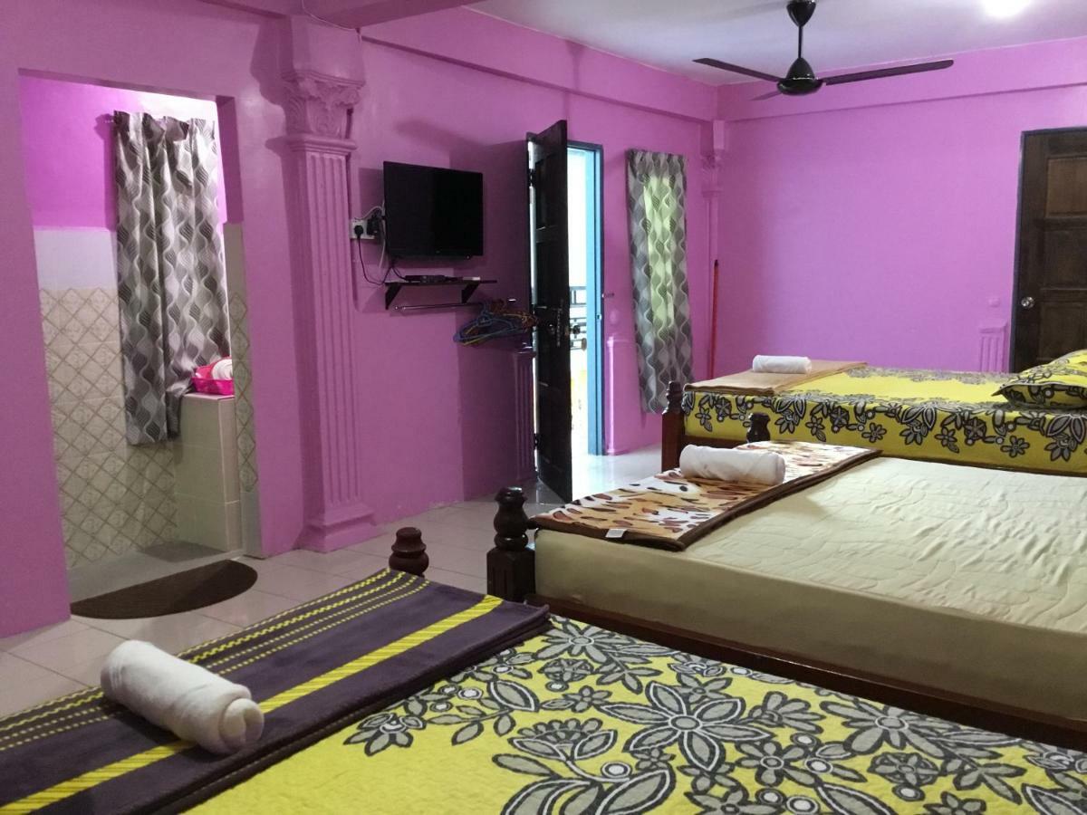 Family Room Семпорна Екстериор снимка